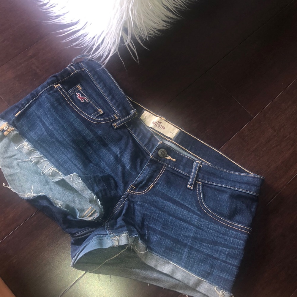 dark wash hollister shorts
